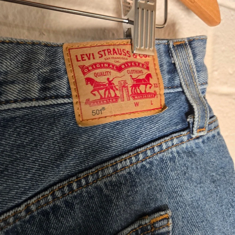 Levi's 501 Original Cut Off Denim Shorts 33 Blue Distressed High Rise Festival‎